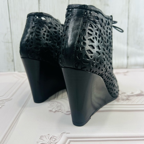 Stuart Weitzman Women  wedge Open Toe  Lace Up Leather booties Size 6.5 - Picture 12 of 15